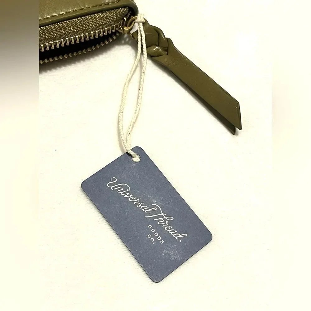 Universal Thread chic olive